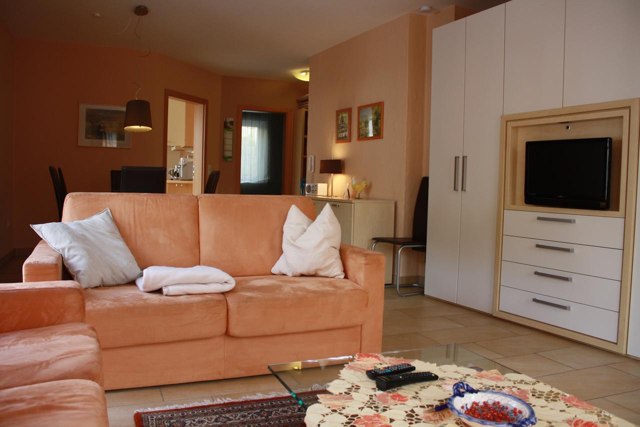Ferienhaus Trimmisch เอดิเกอร์-เอลเลอร์ ภายนอก รูปภาพ