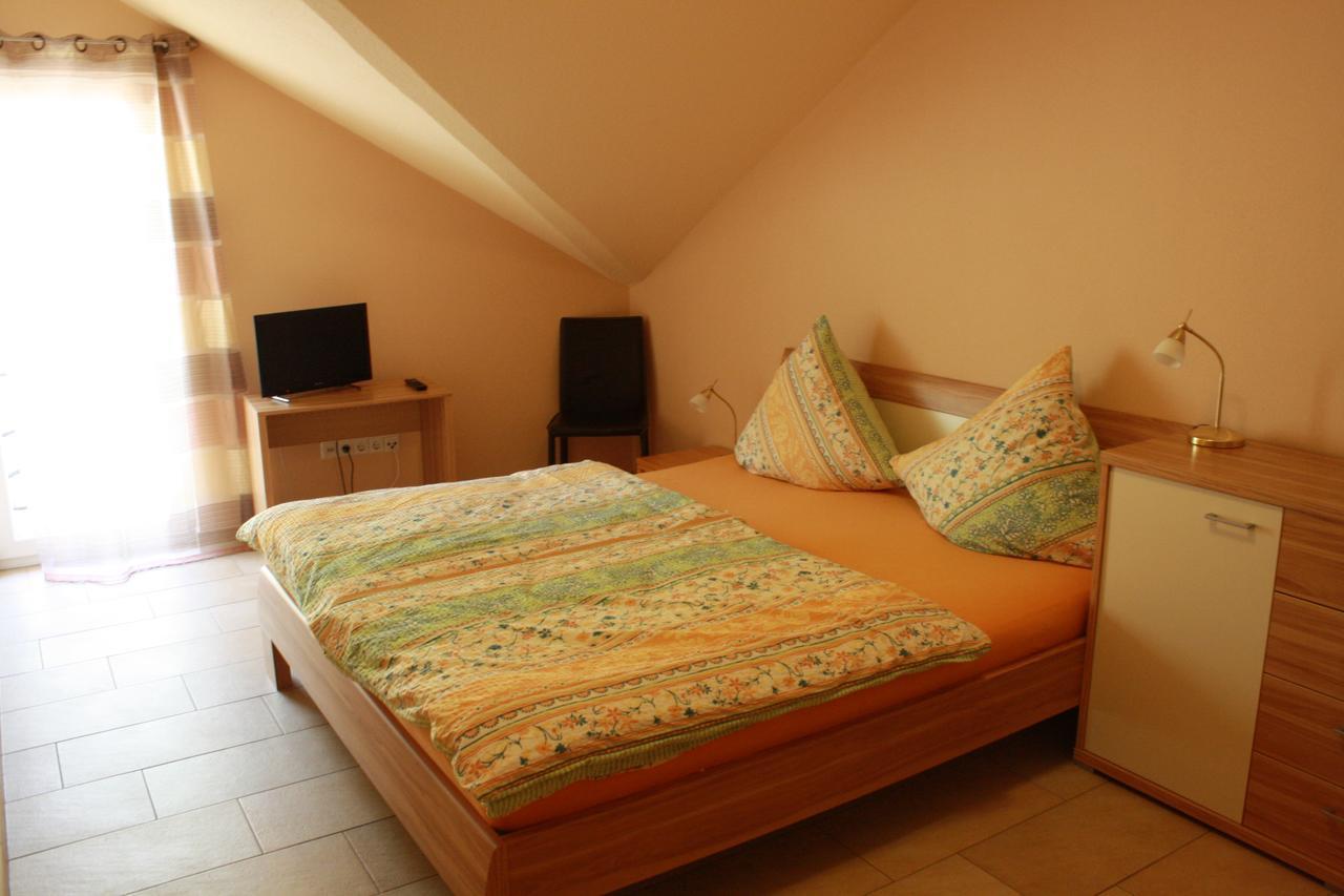 Ferienhaus Trimmisch เอดิเกอร์-เอลเลอร์ ภายนอก รูปภาพ